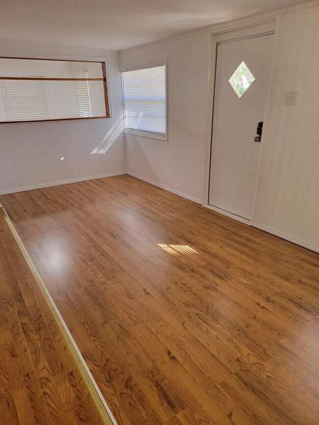 Building Photo - Peaceful 3/1 on over an Acre in Inverness!!!