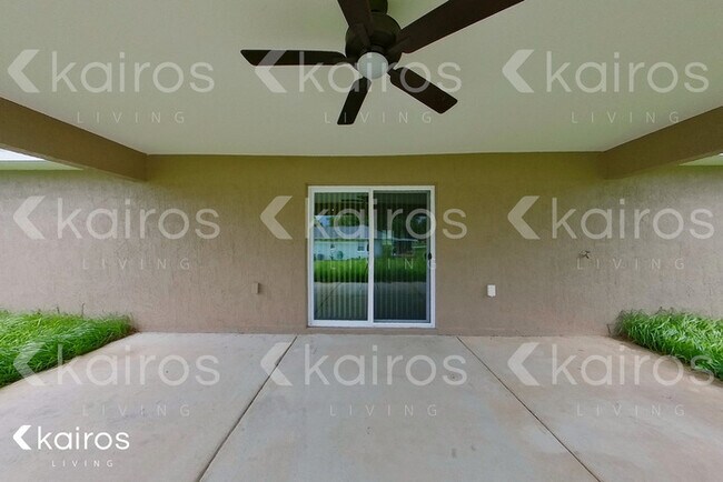 Building Photo - 14310 SW 28th Ave