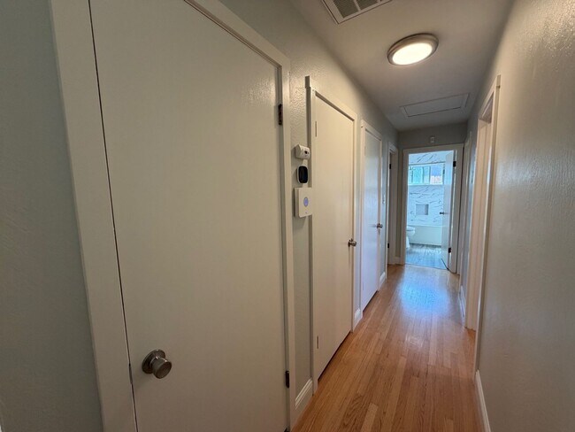 Building Photo - 9152 Condesa Dr