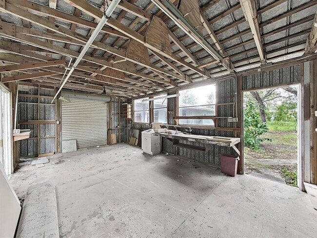 Building Photo - 7332 Sealawn Dr