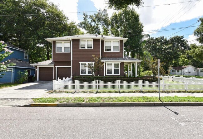 Building Photo - 1403 E Gore St
