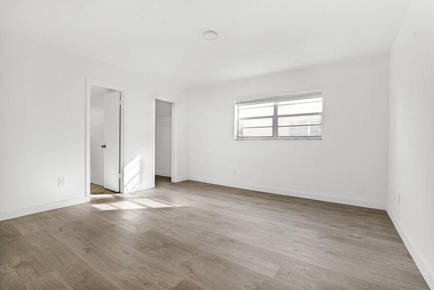 Building Photo - 8276 NE Miami Ct