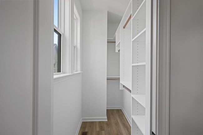 Building Photo - 121 Chestnut Cir