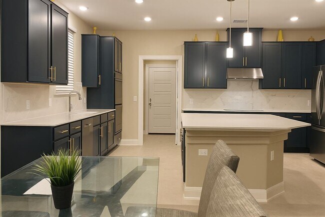 Building Photo - 4600 Colmar Dr