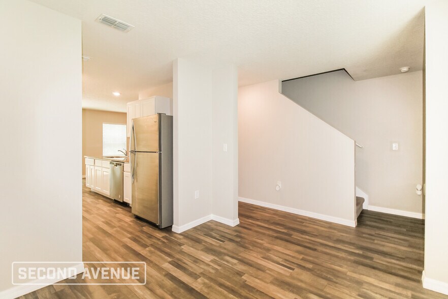 Building Photo - 2761 W Shaw Pl