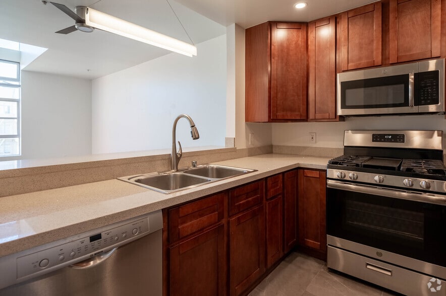 Photo of 280 Fell Street Apartments