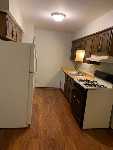 Building Photo - 7512 N Granville Rd