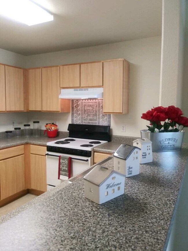 Summerset Apartments 668 S Camanche Dr Arvin CA 93203 Apartment Finder