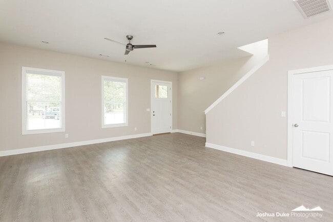 Building Photo - 4 Bedroom 4.5 Bathroom New Home!! Now offering 1st months rent paid now til July 2026