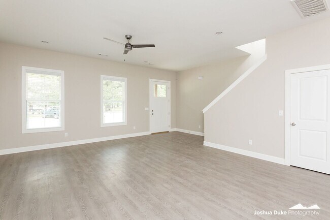 Building Photo - Now Pre-Leasing — Brand-New Luxury Townhomes Near the University of Arkansas! Avail. 8/7/26