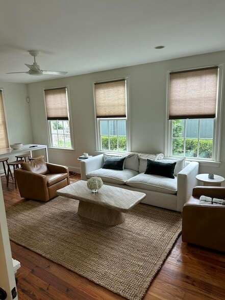 Building Photo - 9 Bogard St