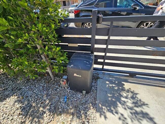 Building Photo - 32(839)