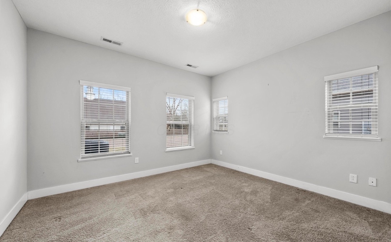 Building Photo - 6797 Rolfe Ave