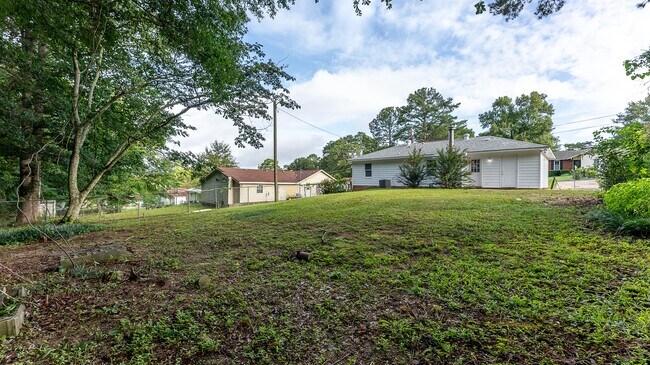 Building Photo - 6806 Cove Cir