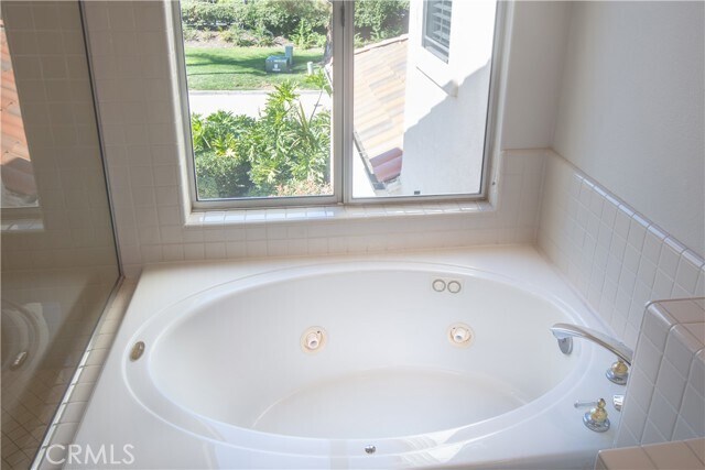 Building Photo - 10 Siena