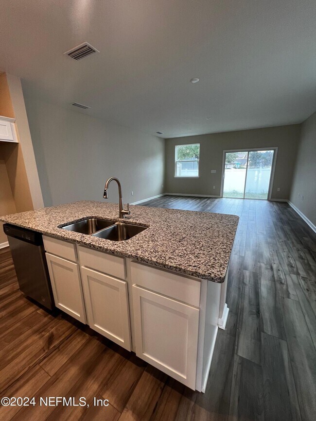 Building Photo - 11804 Beardgrass Wy