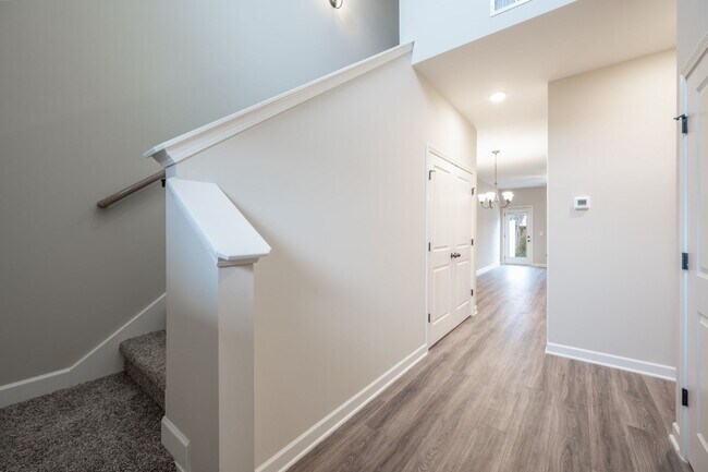 Building Photo - 4409 Chusto Dr