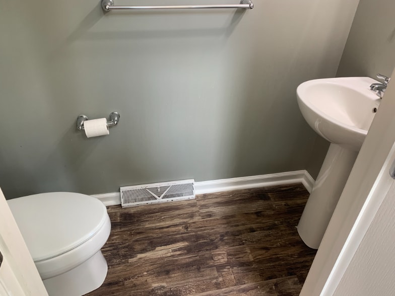 Building Photo - 351 Paradee Dr