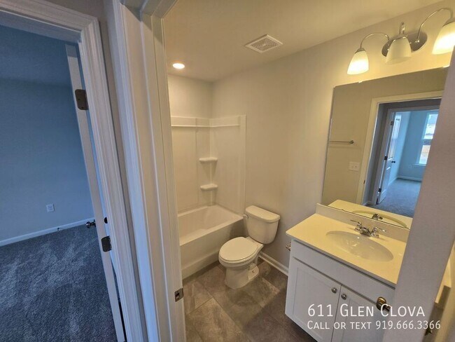 Building Photo - 611 Glen Clova Dr