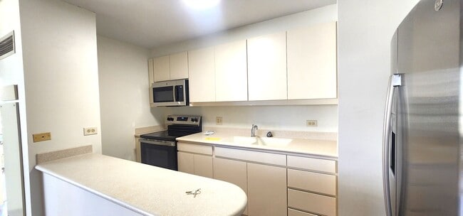 Building Photo - Newly renovated, conveniently located Discovery Bay Gem