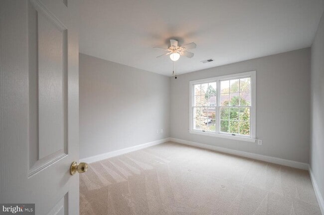 Building Photo - 119 E Jefferson St