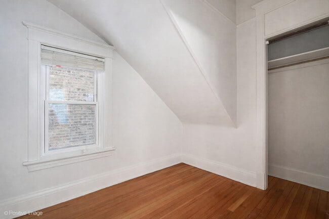 Building Photo - 1415 W George St