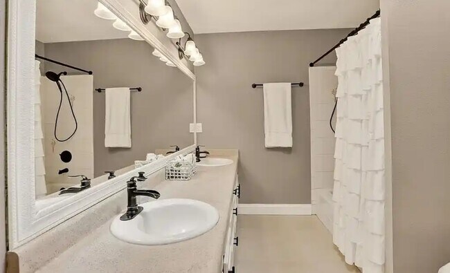 Building Photo - 535 Brandywine Dr