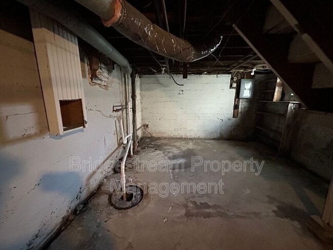 Building Photo - 1038 Walnut Hill Pl