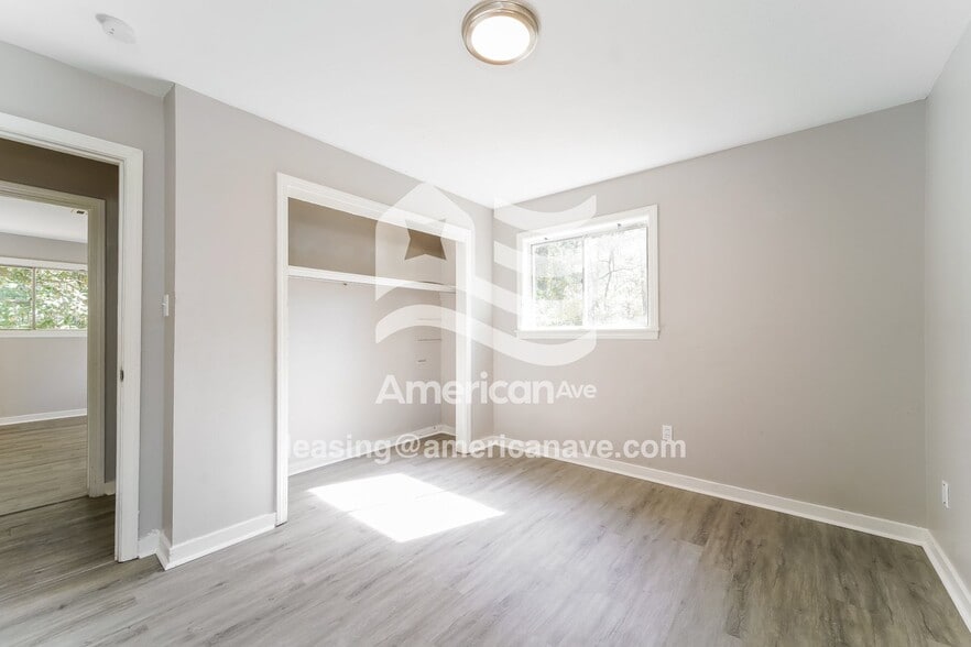 Building Photo - 252 McDowell Park Cir