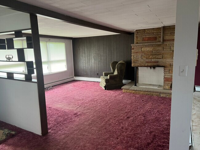 living room - 66165 N Moss Run Rd