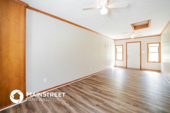 Building Photo - 10815 Bennington Ave