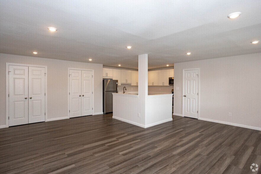 Lakeside Village 9 Pond View Dr East Patchogue NY 11772 Apartment