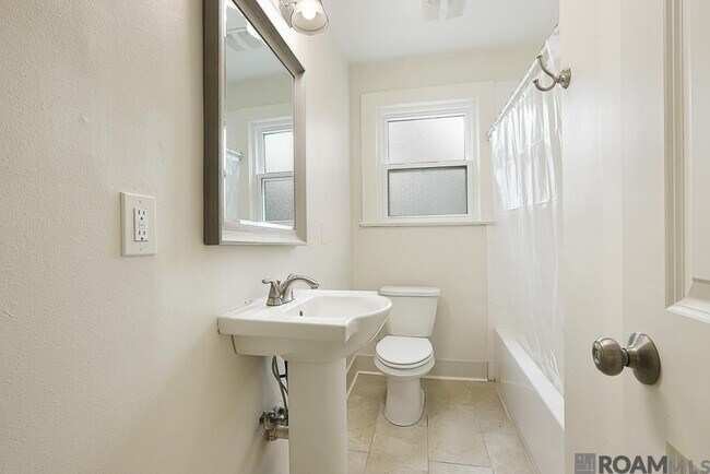 Building Photo - 4314 Mimosa St