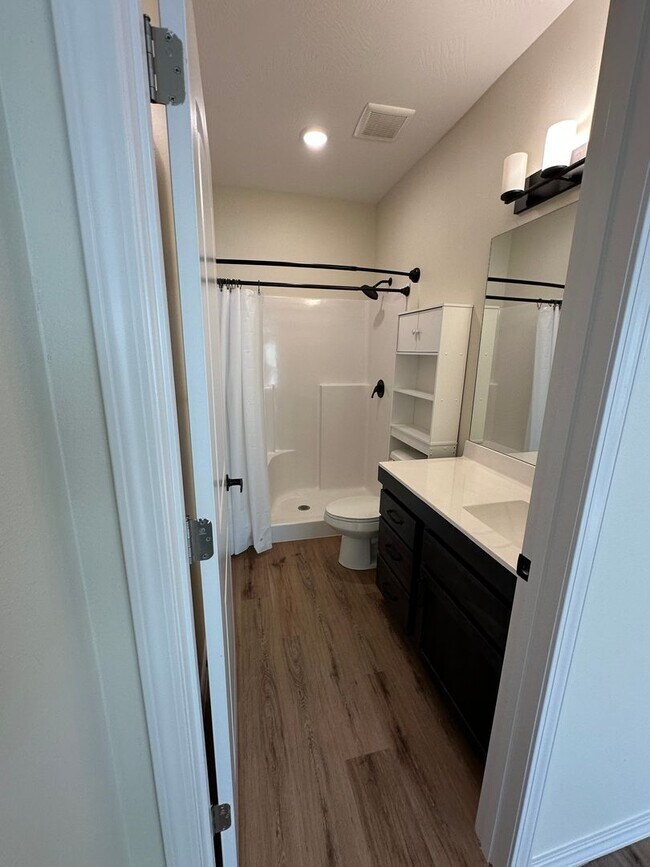 Building Photo - Golf Quarters - GQ 302