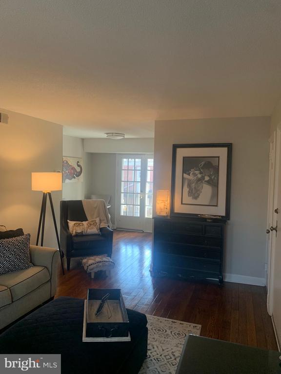 Building Photo - 2961 S Columbus St