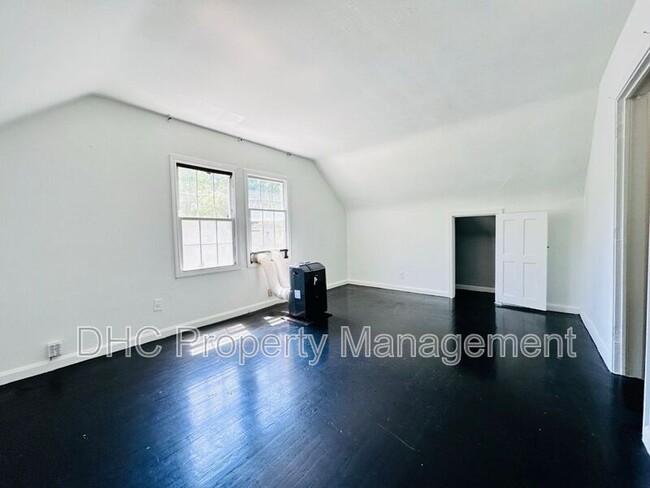 Building Photo - 1257 Lorenzo Dr SW
