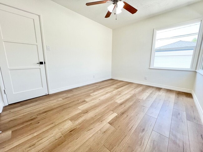 Building Photo - Charming Remodeled Lakewood Home with Bonu...
