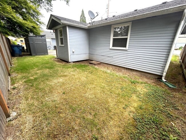 Building Photo - Cute/Cozy Marysville Homehome