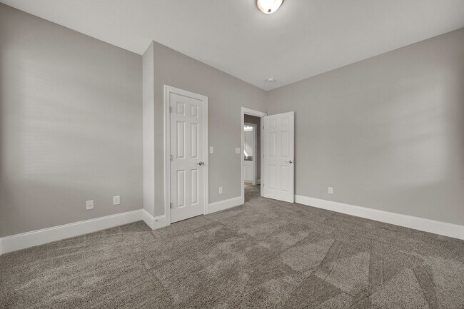 Building Photo - Two Story Cottage In Historic Waxhaw