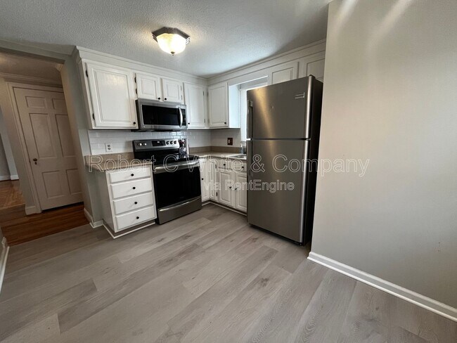 Building Photo - 33 Mills Ln