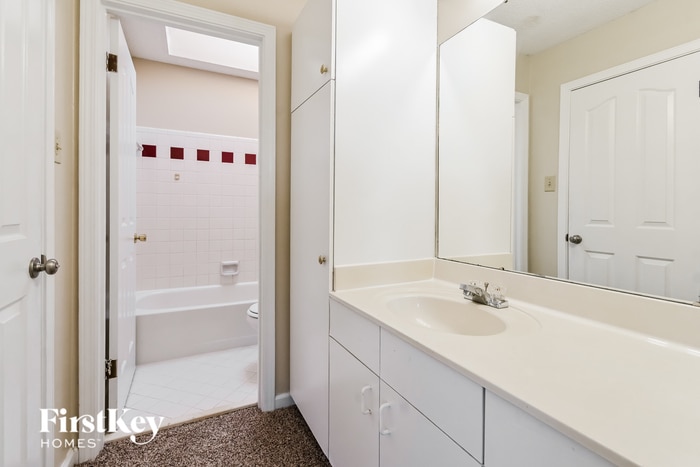 Building Photo - 8141 Walnut Valley Cove