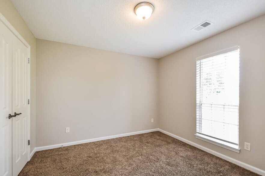 Building Photo - 8359 Olivia Ln