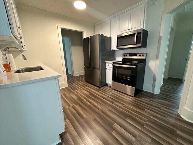 Building Photo - 1814 Newark Ave