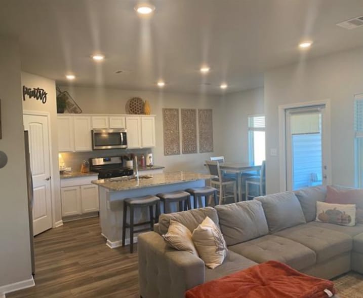 Building Photo - 40313 Sedgwick Ln