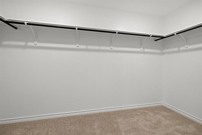 Building Photo - 307 Flowers Ave