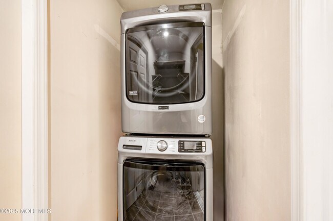 Building Photo - 85 E Water St