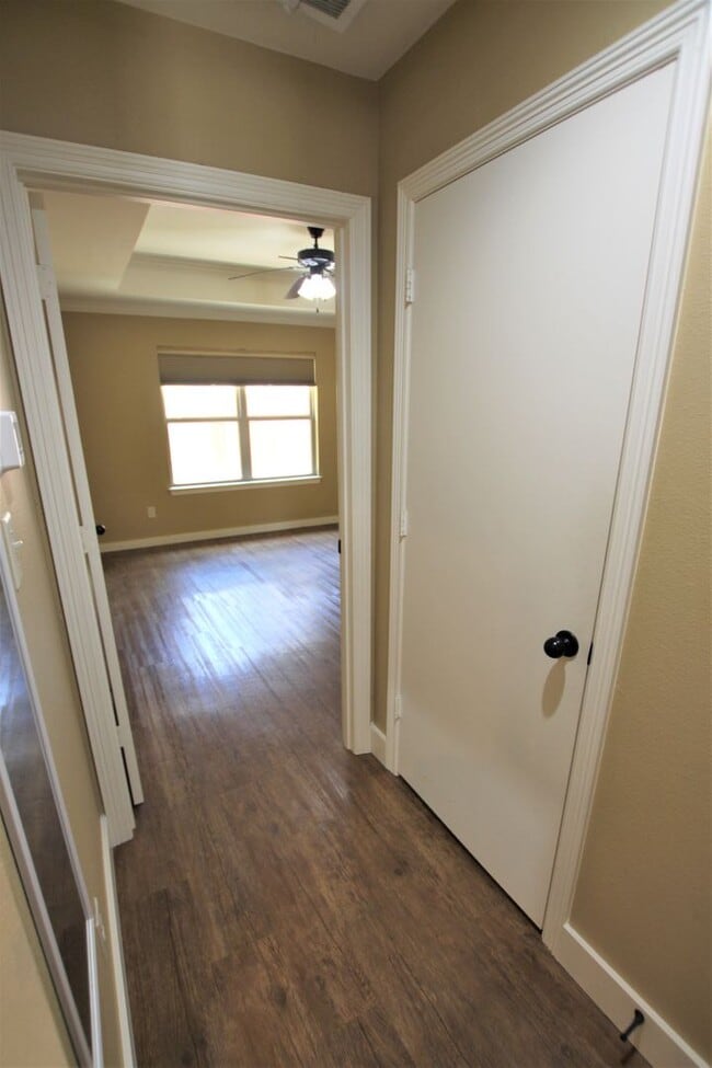 Building Photo - 3 Bedroom, 2 Bathroom Town Home in Tyler!
