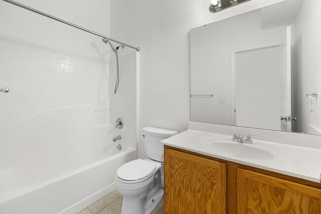 Building Photo - Port Wentworth Cottage