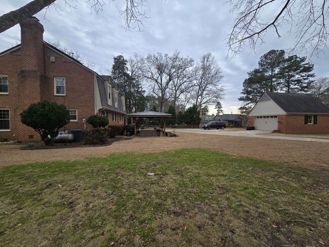 Building Photo - 409 N Fulton St