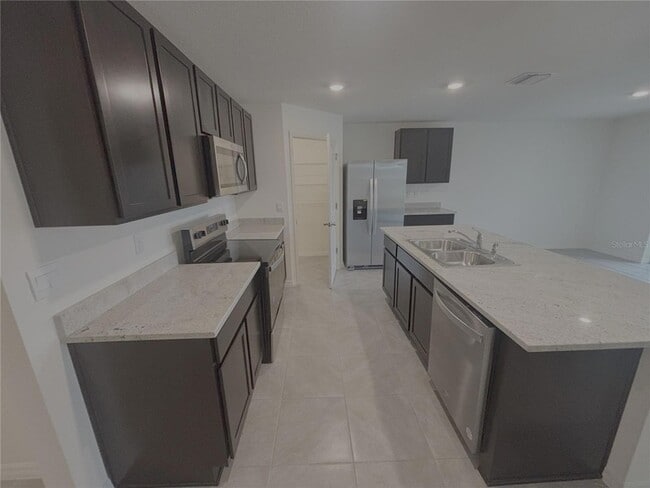 Building Photo - 481 W Rexford Dr